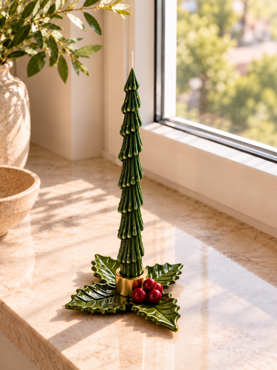 Tannenzauber Deluxe – Zwei handgegossene Weihnachtsbaumkerzen mit Kerzenhalter im Geschenkset